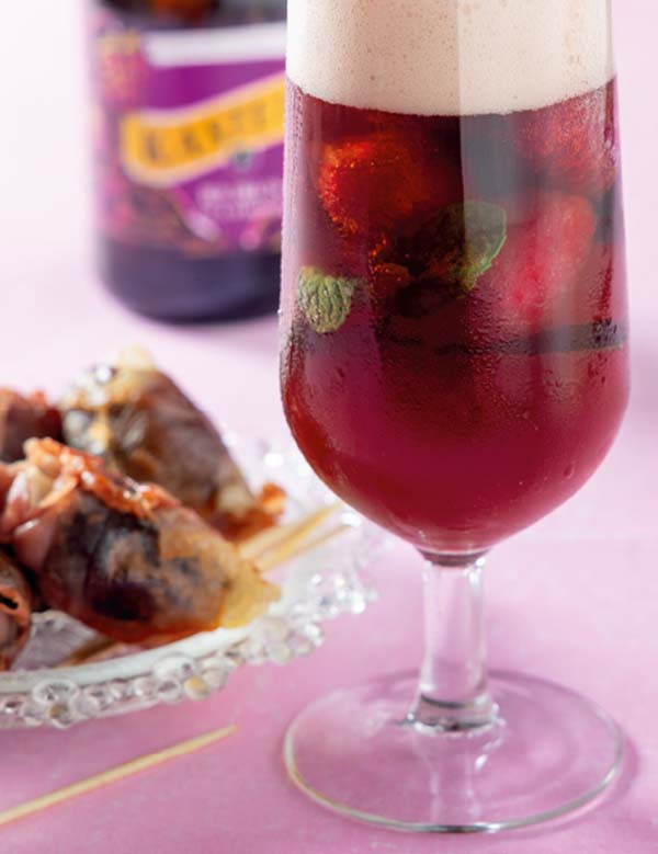 Dadels met geitenkaas, walnoot en rauwe ham 12 stuks